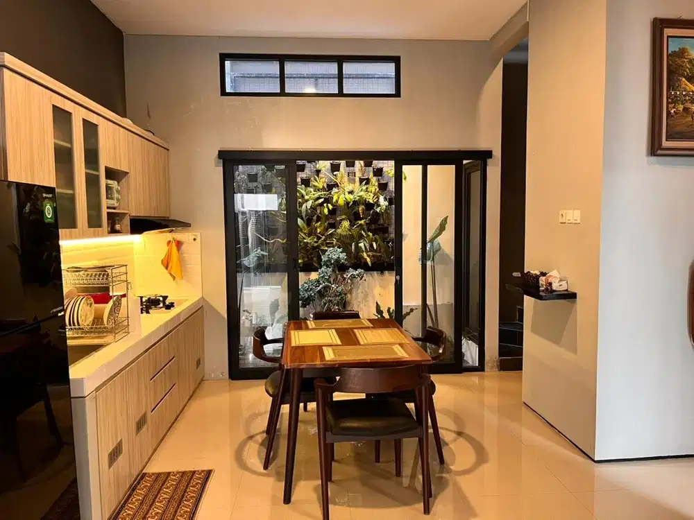 DIJUAL RUMAH MODERN 2 LANTAI FULLY FURNISHED - 5 Menit Pintu Tol
