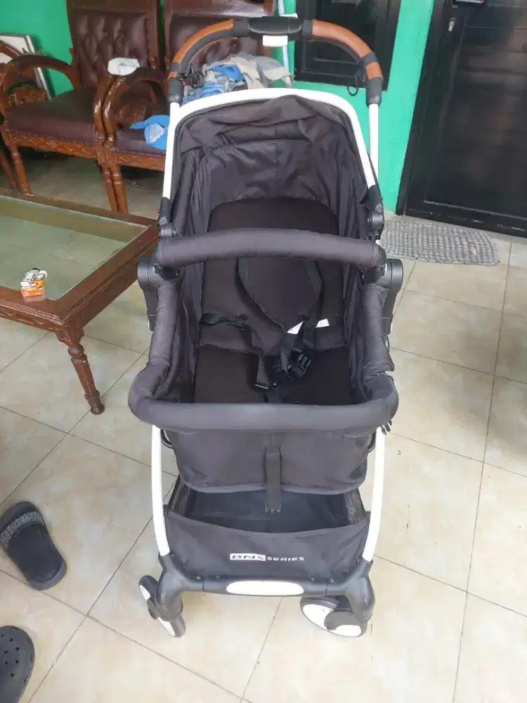Stroller bayi hitam chocolatte