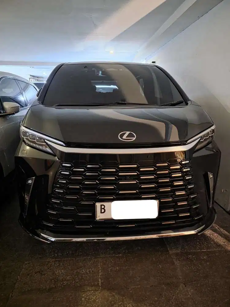Lexus LM350h 2024 Hybrid