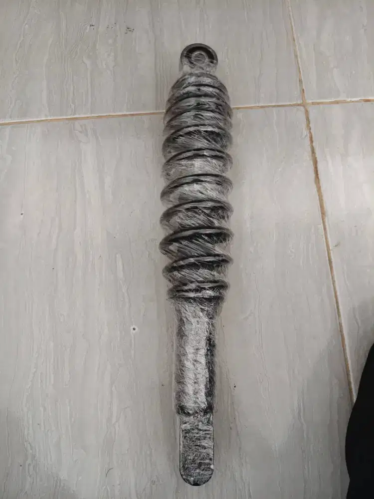Shock belakang suzuki burgman 125