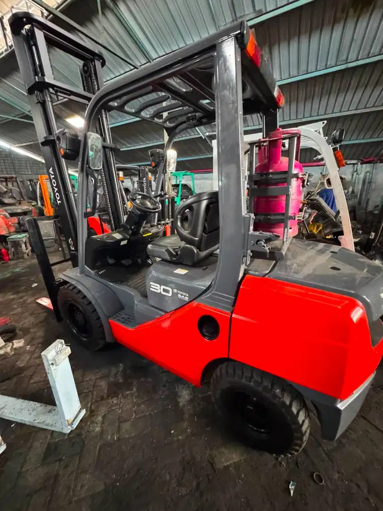 TOYOTA 3 TON MAST 4,5 METER GASOLINE BERGARANSI MESIN