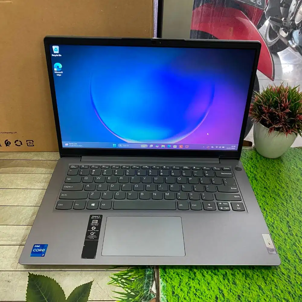 Lenovo Ideapad Slim 3 Core i7-1165G7 12GB 256GB 14FHD Windows 11