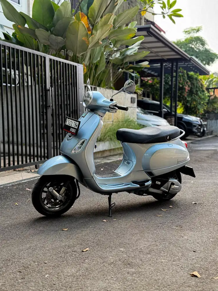 VESPA PIAGGIO LX 125 IGET FACELIFT 2023