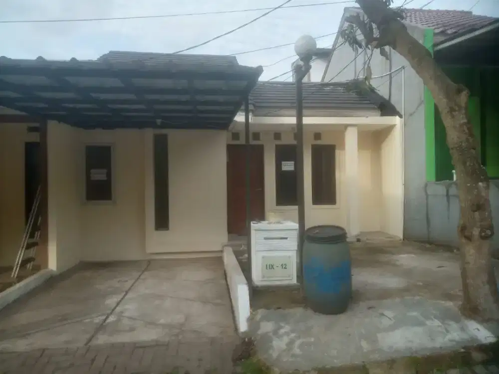 Disewakan rumah mungil nyaman dan adem  pertahun rp 22 juta .