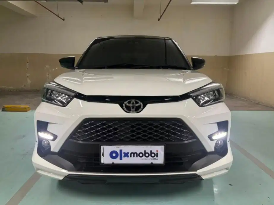LOW DP Toyota Raize 1.0 GR Sport TSS Two Tone Bensin-AT 2021 KZI