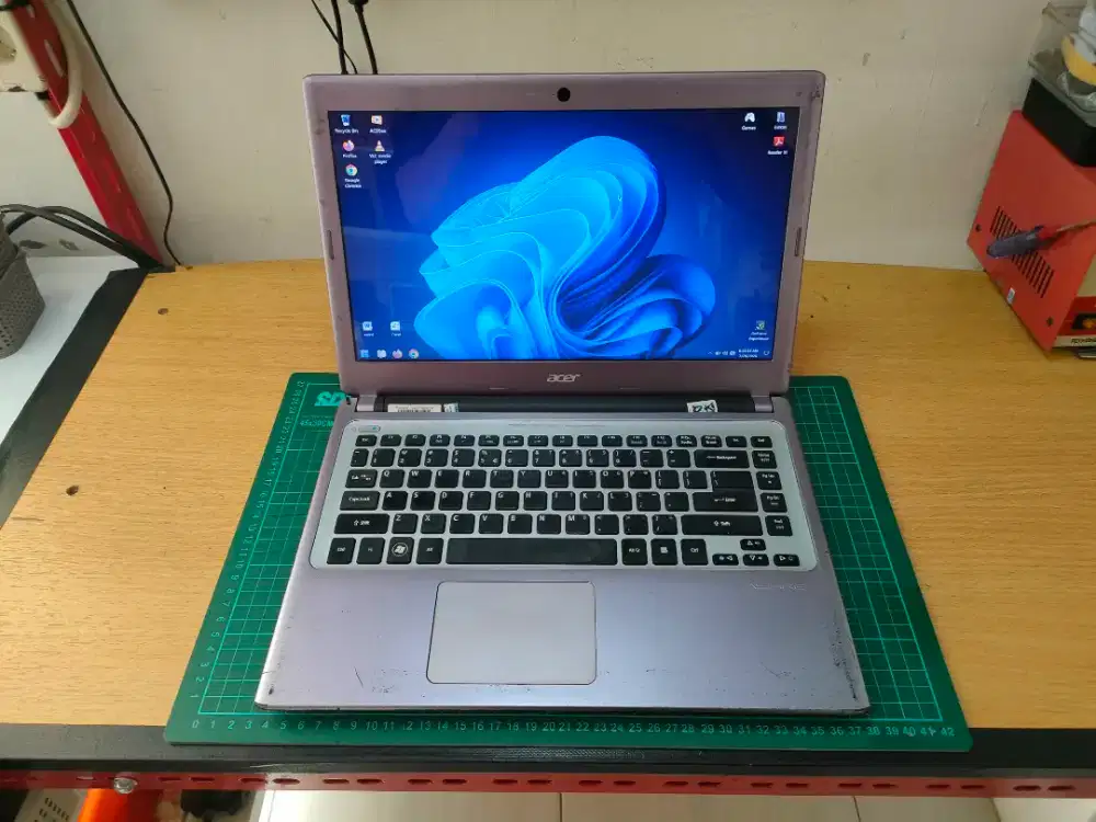 Acer Aspire V5 471 (Core i5, Ram 4Gb, SSD 128gb)