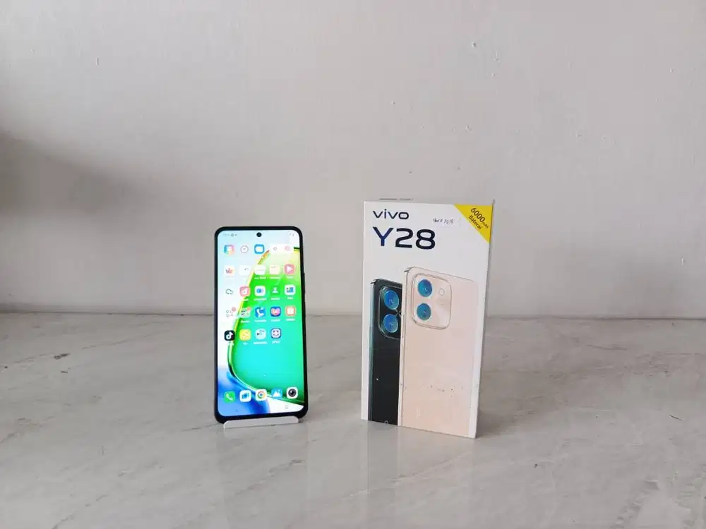 HP Second LikeNew Fullset Vivo Y28 Murmer Kamera Bening