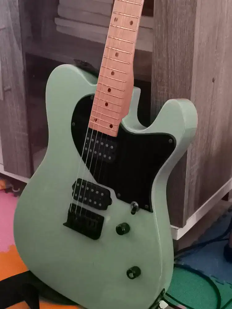 Paket gitar listrik+ ampli roland