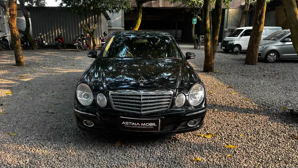 MERCEDES BENZ E280 3.0 AT