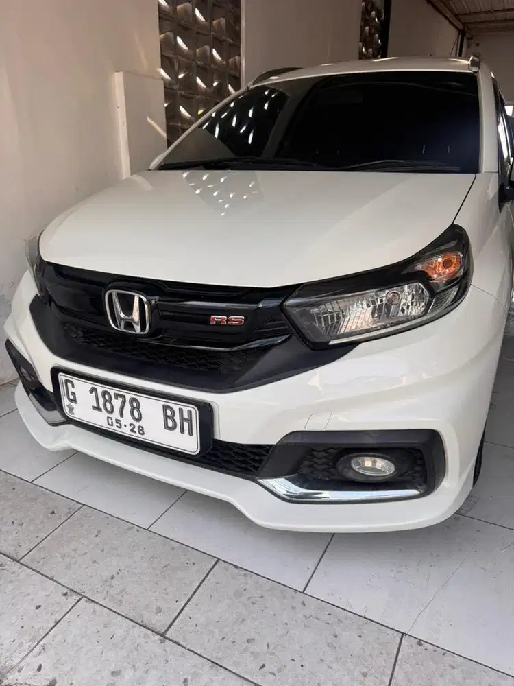 MOBILIO RS CVT AT 2017