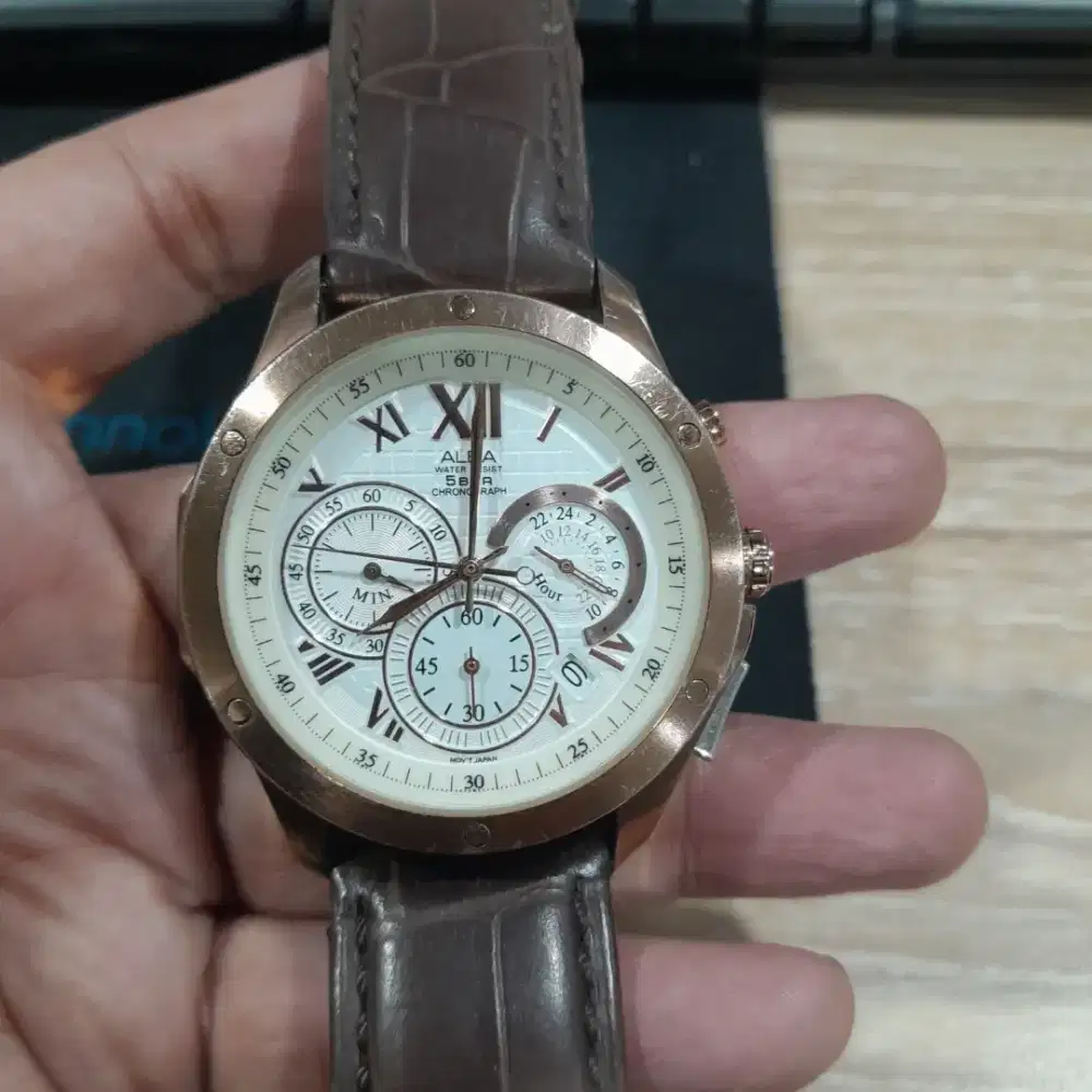 Jam tangan Alba Chrono Chronograph model keren dan elegan serta mewah