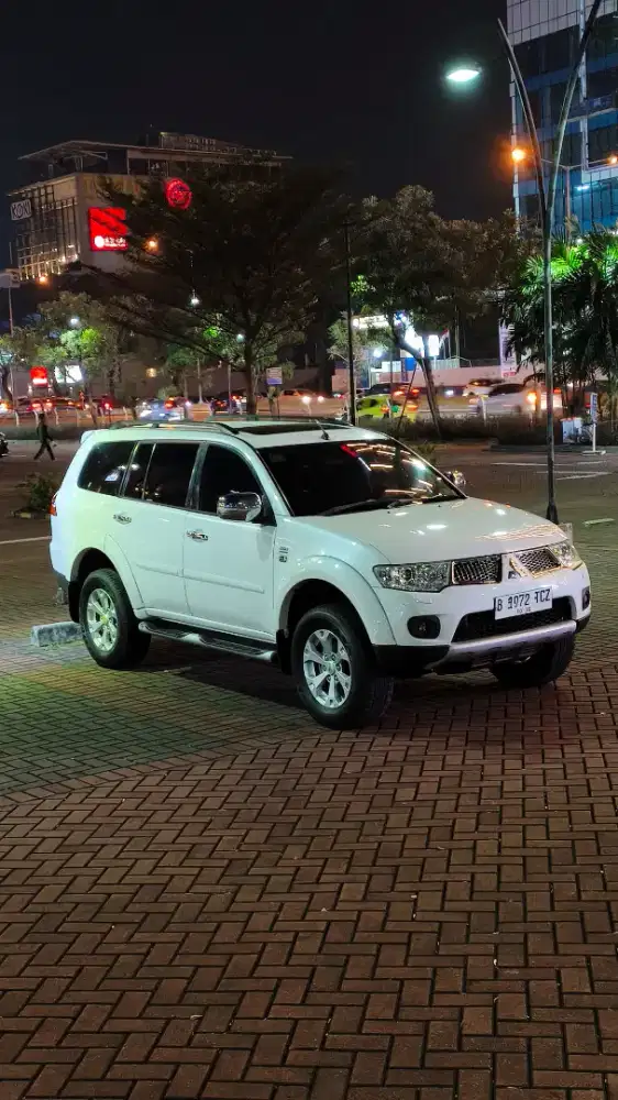 Mitshubishi Pajero Sport Dakar Diese Sunroof 2.5 Manual 2012 MT Putih