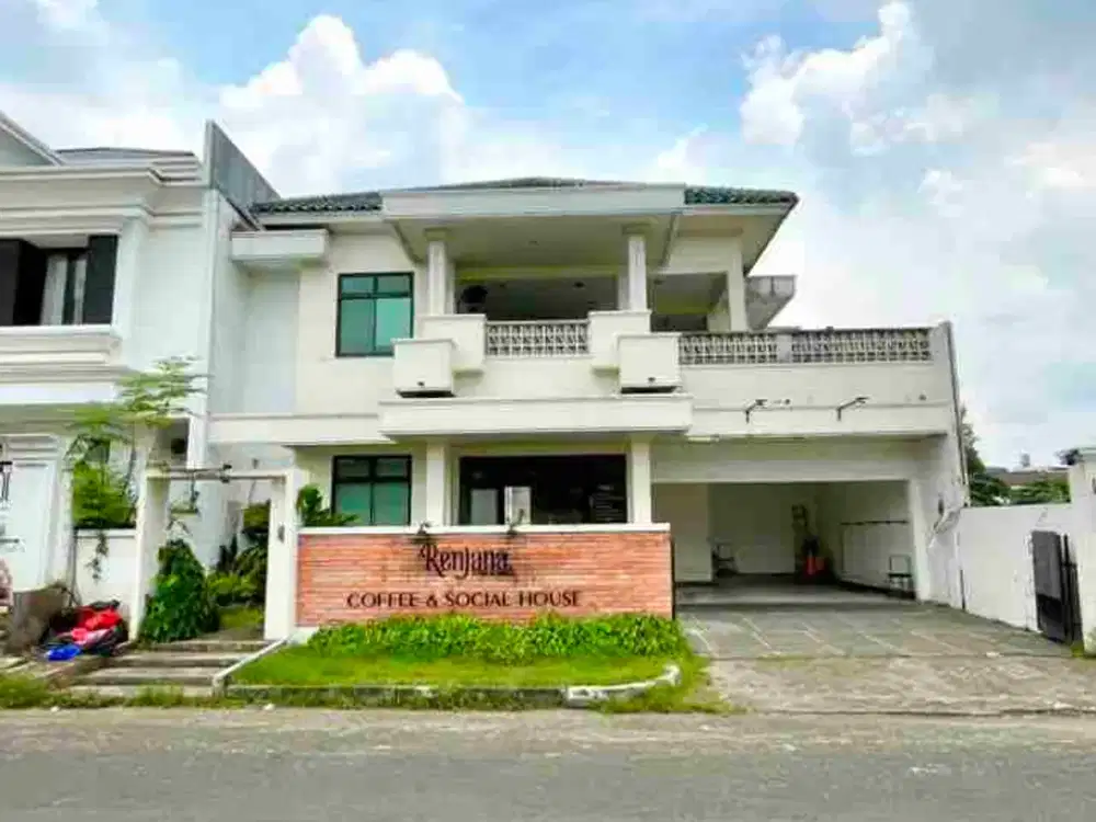 Rumah Cafe Cozy di Jalan Boulevard Modernland