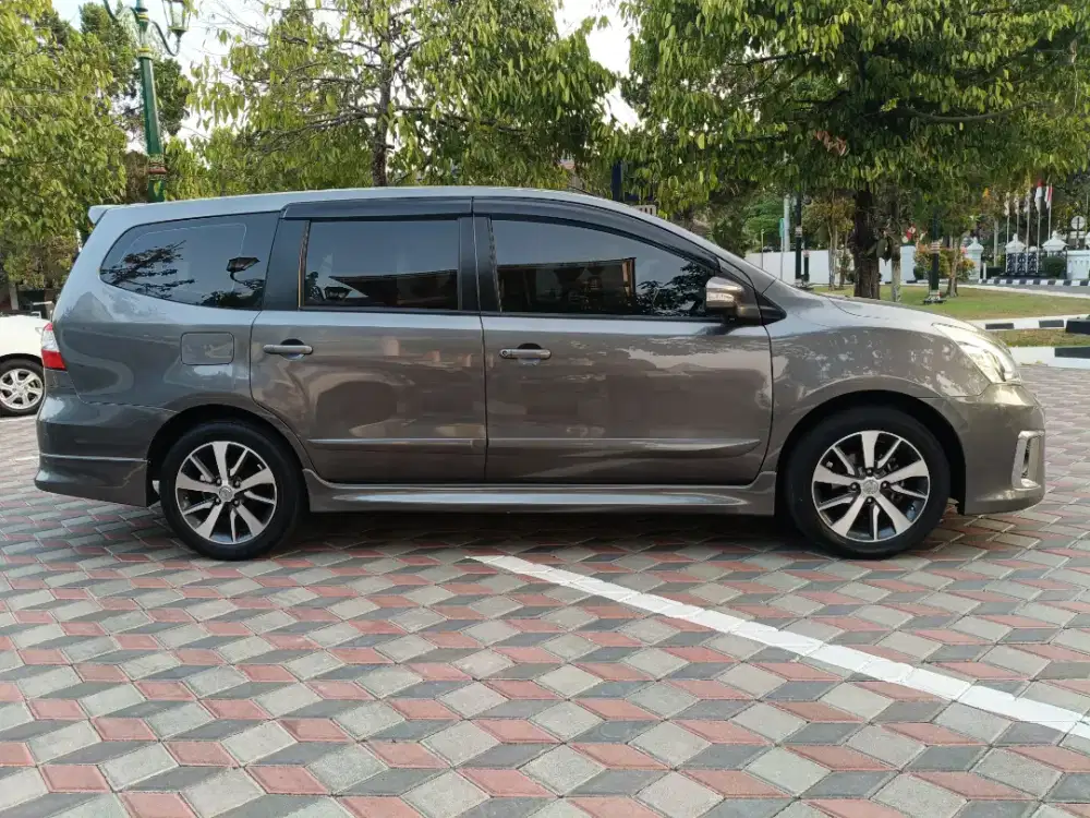 km 44rb Grand Livina HWS Autech Matic 2015 AB tangan 1