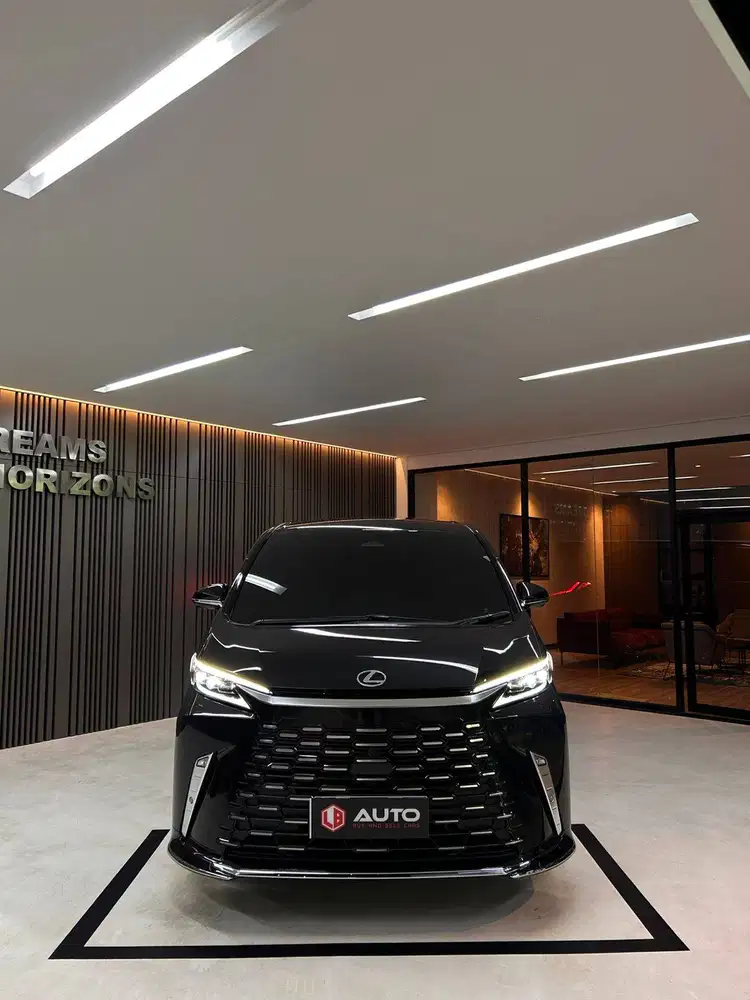 Lexus LM350 Hybrid LM350H 2024 Hitam 7-Seater Km20rb B471ABF