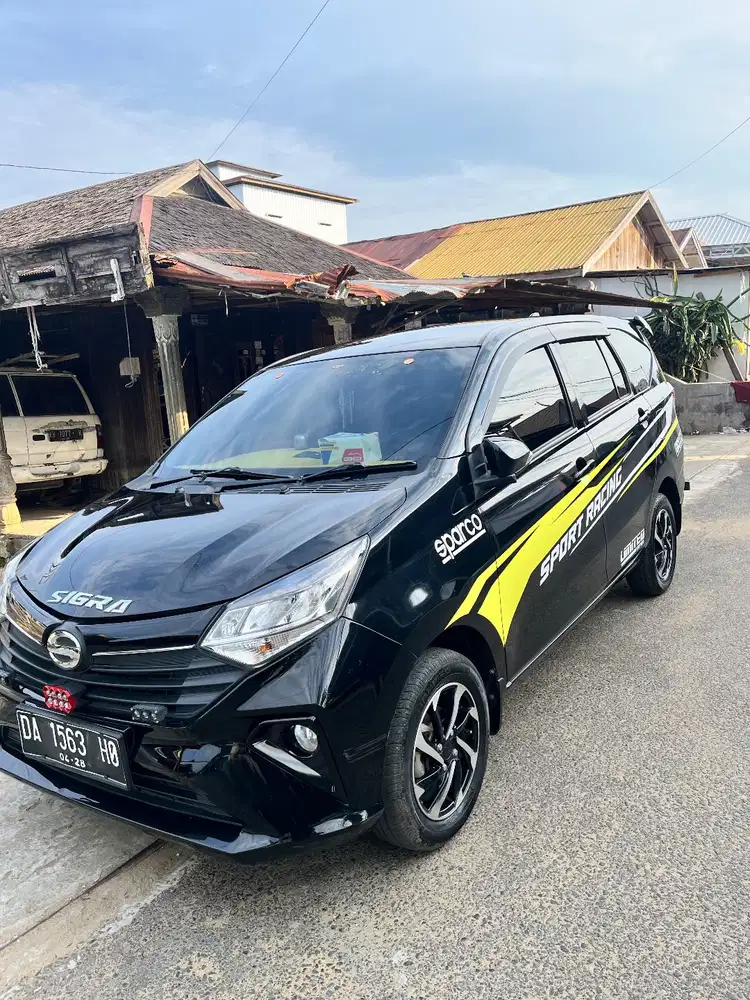di jual mobil sigra tipe R 2023