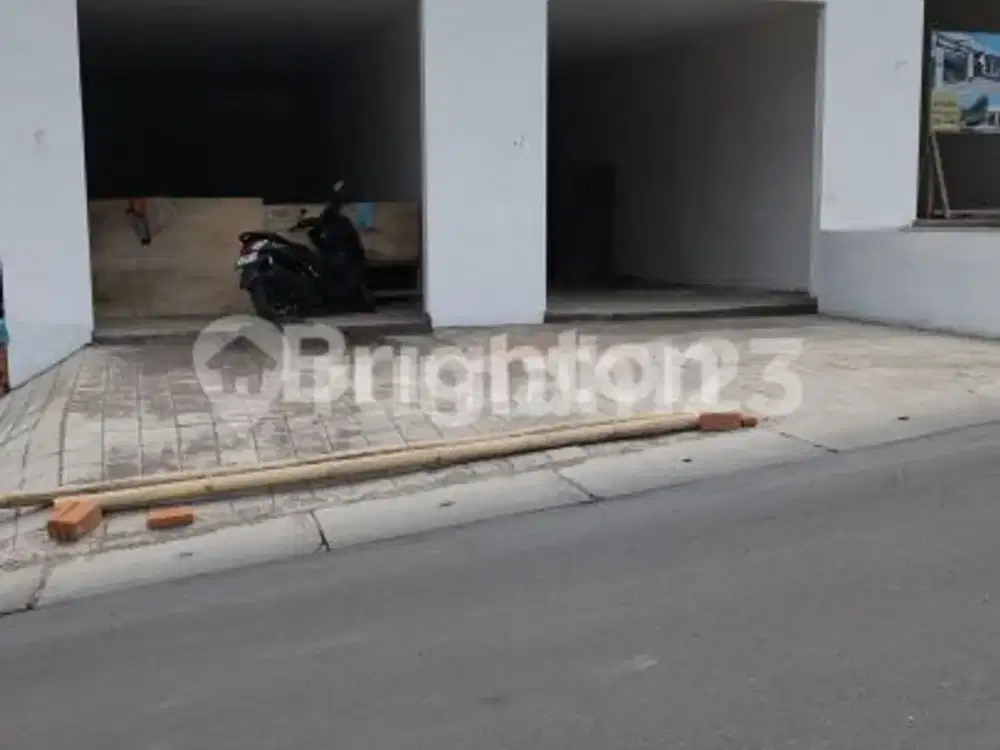 Ruko Cantik dan Baru lokasi Strategis di Shortcut Canggu