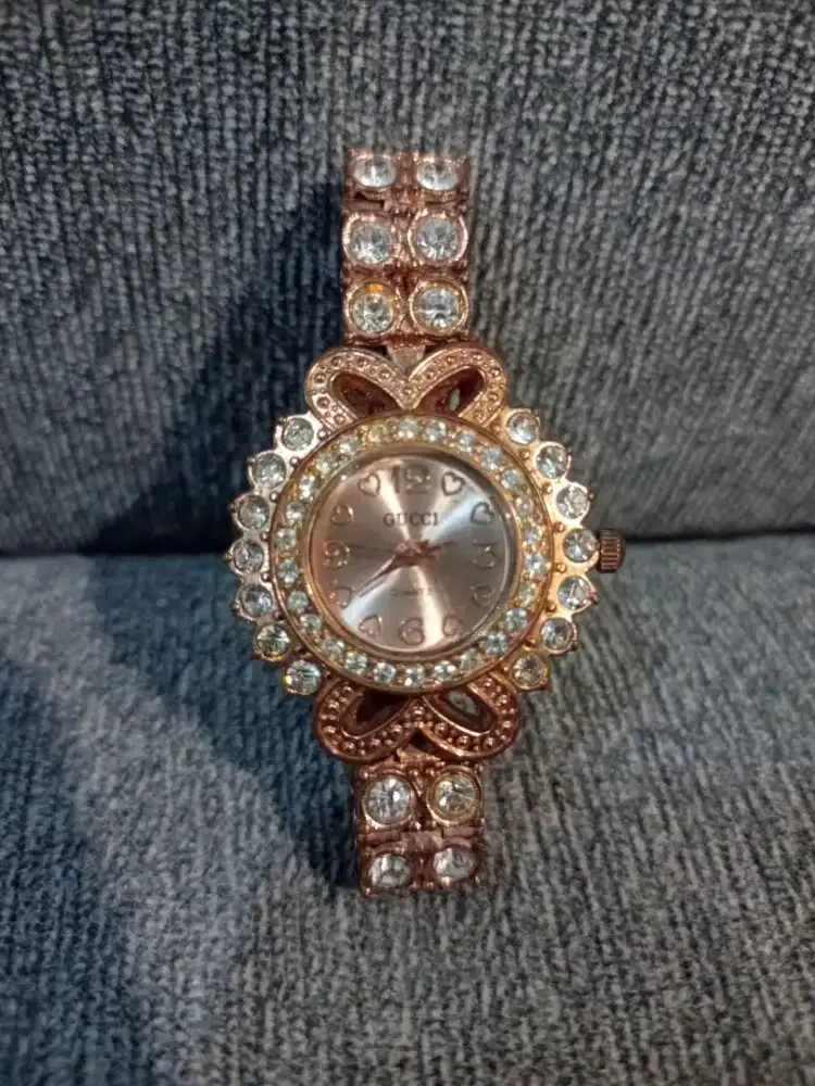 Jam Tangan Wanita Gucci Bukan Casio Vintage