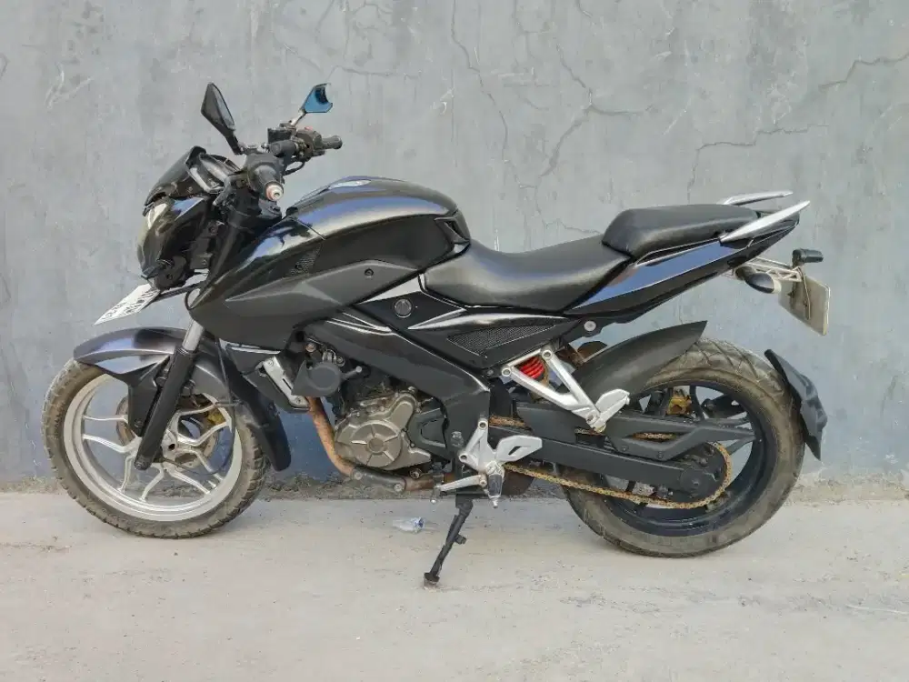 Kawasaki bajaj 200cc thn 2013 motor mati lama ga dipakai.