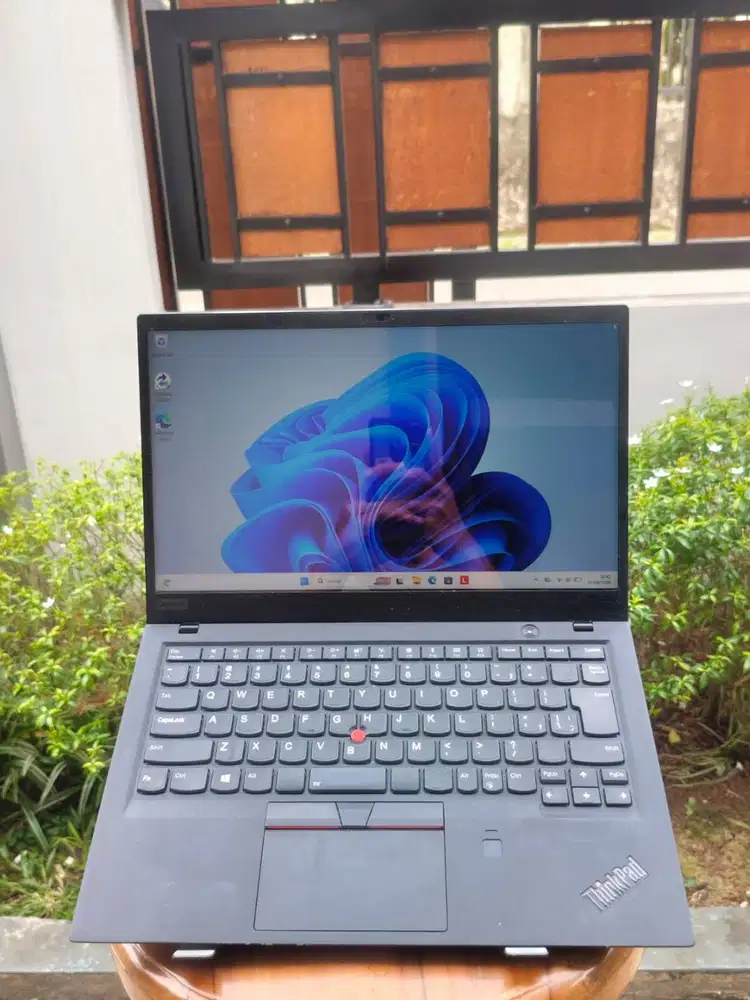 Lenovo ThinkPad X1 Carbon Gen 6 i5 Gen 8 SSD 256GB Backlit 14 Inch Sia