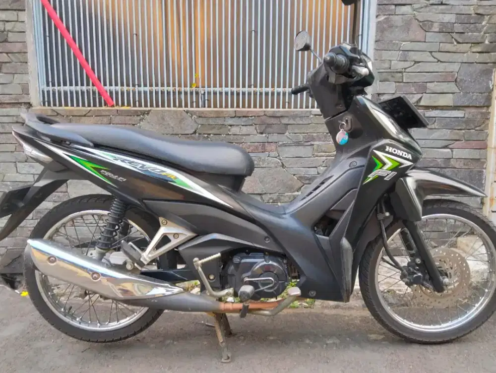 Honda Revo Fit injeksi thn 2015 Full original bagus siap pakai saja