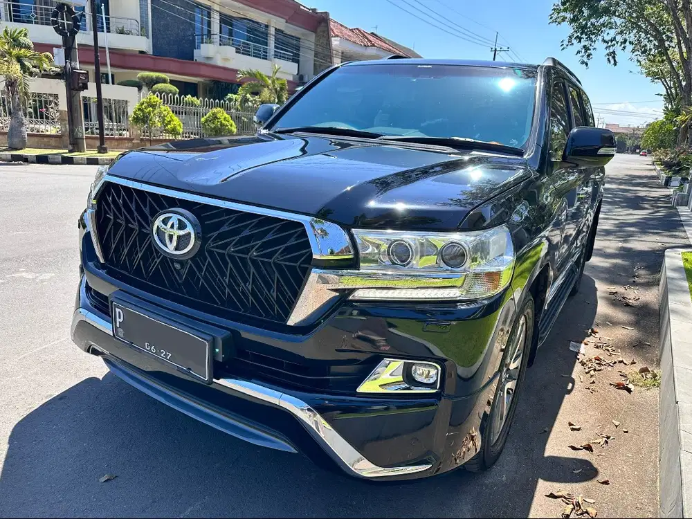 Land Cruiser VX-R 2016 Facelift (VX200) mulus terawat