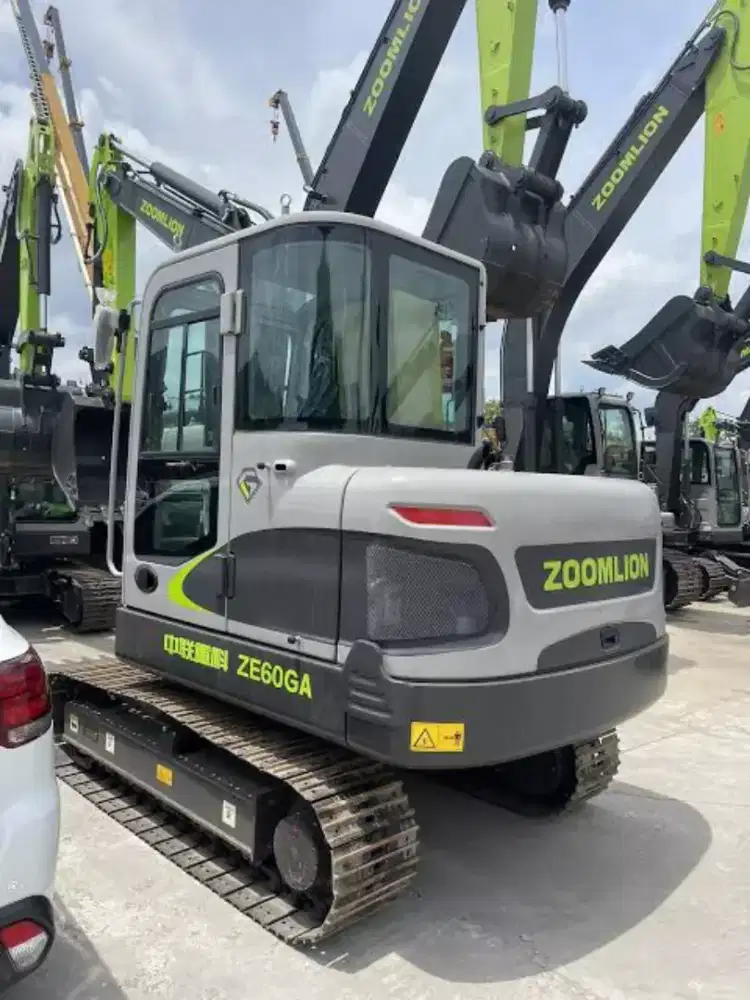 Excavator Zoomlion ZE60 kelas 6 ton