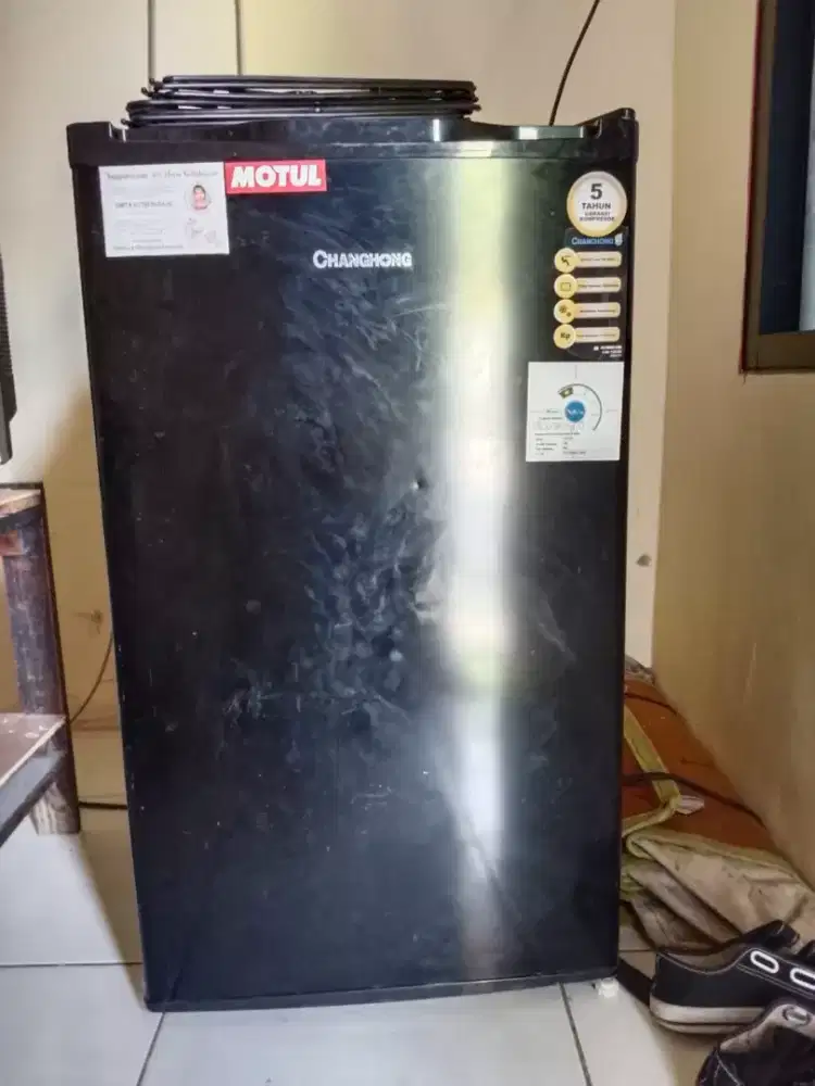 JUAL KULKAS 1 PINTU 900.000 NEGO
