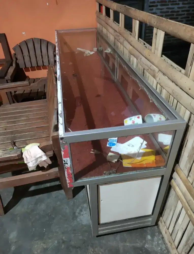 Etalase hp panjang 2mtr