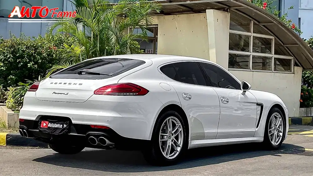 KM21RB Porsche Panamera 3.0 S PDK FullSpec Sport Chrono Sport Plus Whi