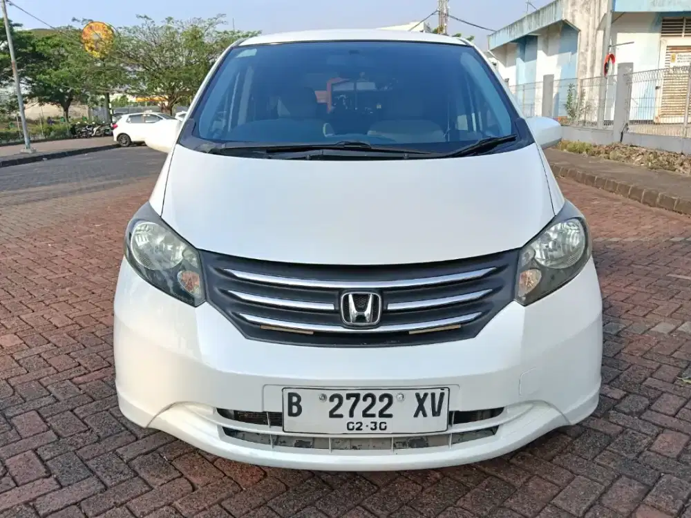 Honda Freed PSD 2010 Putih 1500cc