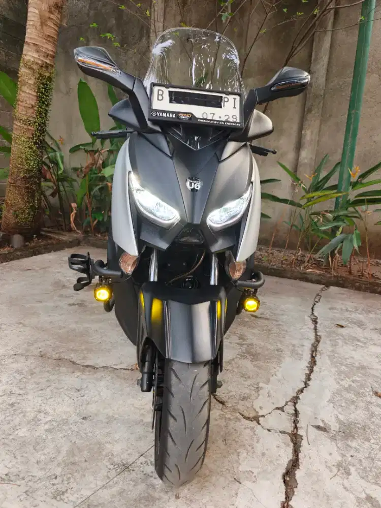 Yamaha Xmax touring