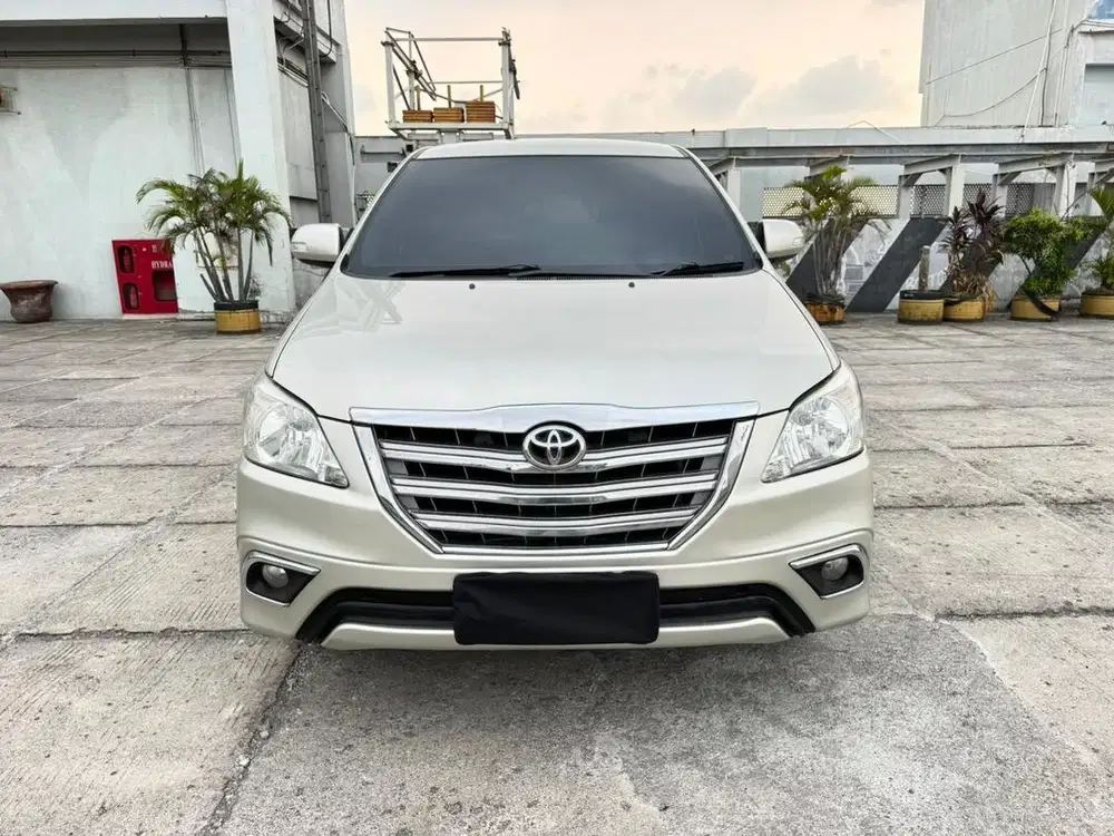 [DP 30JT] TOYOTA INNOVA 2.5 V DIESEL AT 2013 SILVER TT SOLAR G 2014