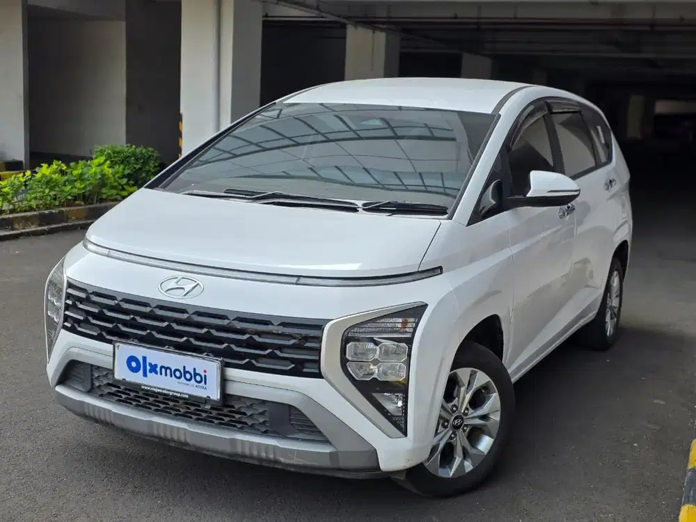 DP RENDAH - Hyundai Stargazer 1.5 Trend Essential Bensin-AT 2025