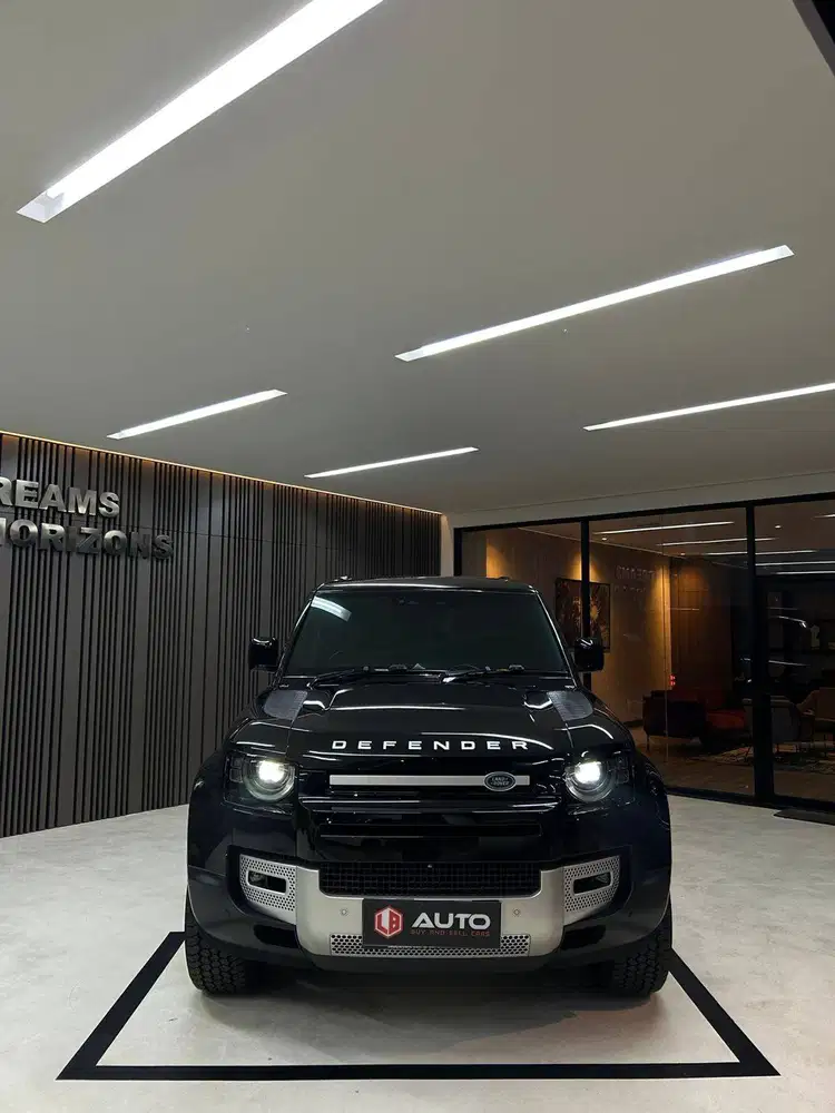 Land Rover Defender 110 SE 2.0 AT 2022 Hitam Km15rb B8FAB