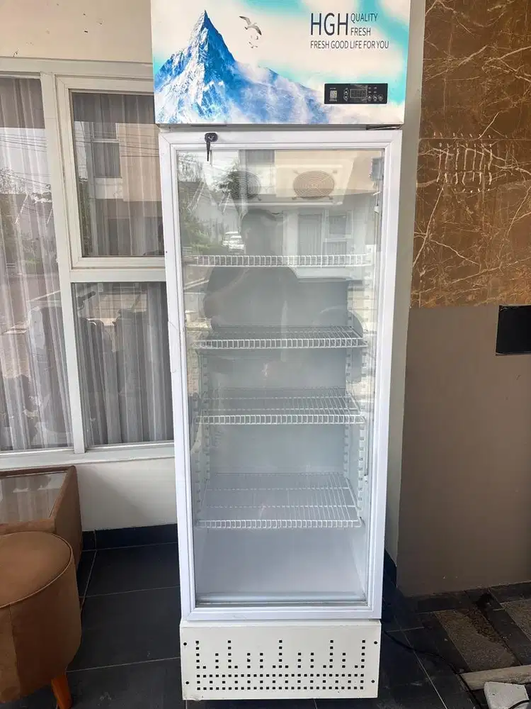 Dijual cepat showcase luhe L350 tinggi 2meter