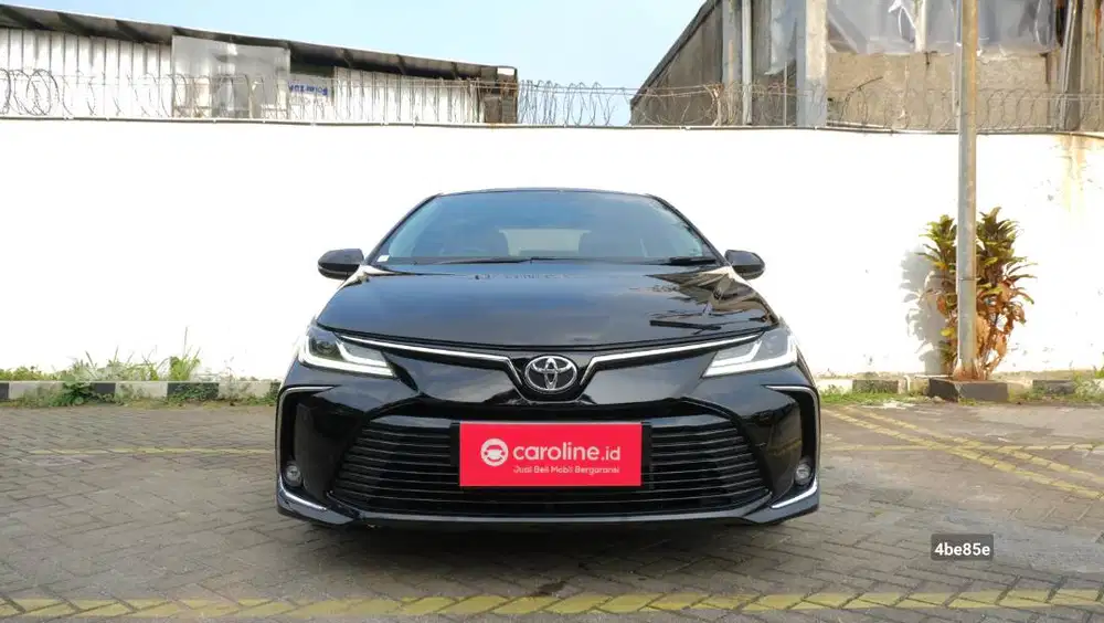 TOYOTA COROLLA ALTIS V 1.8 AT 2022 HITAM