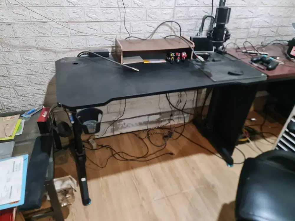 Meja Gaming RGB merk DA Gaming