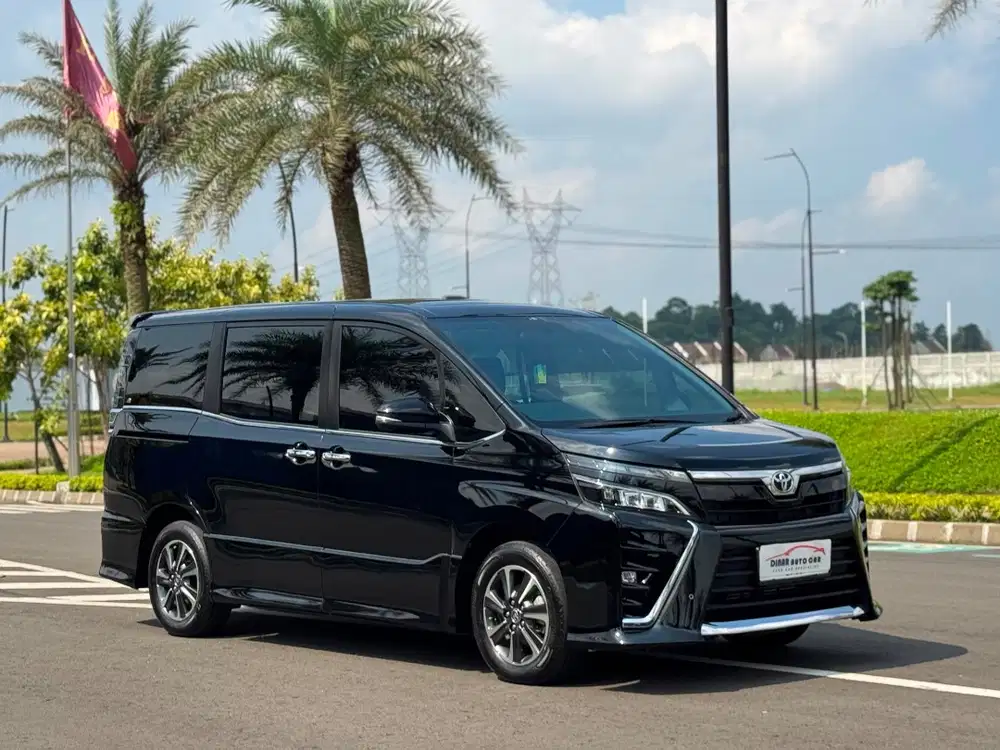 Toyota Voxy 2020 KM 56RB