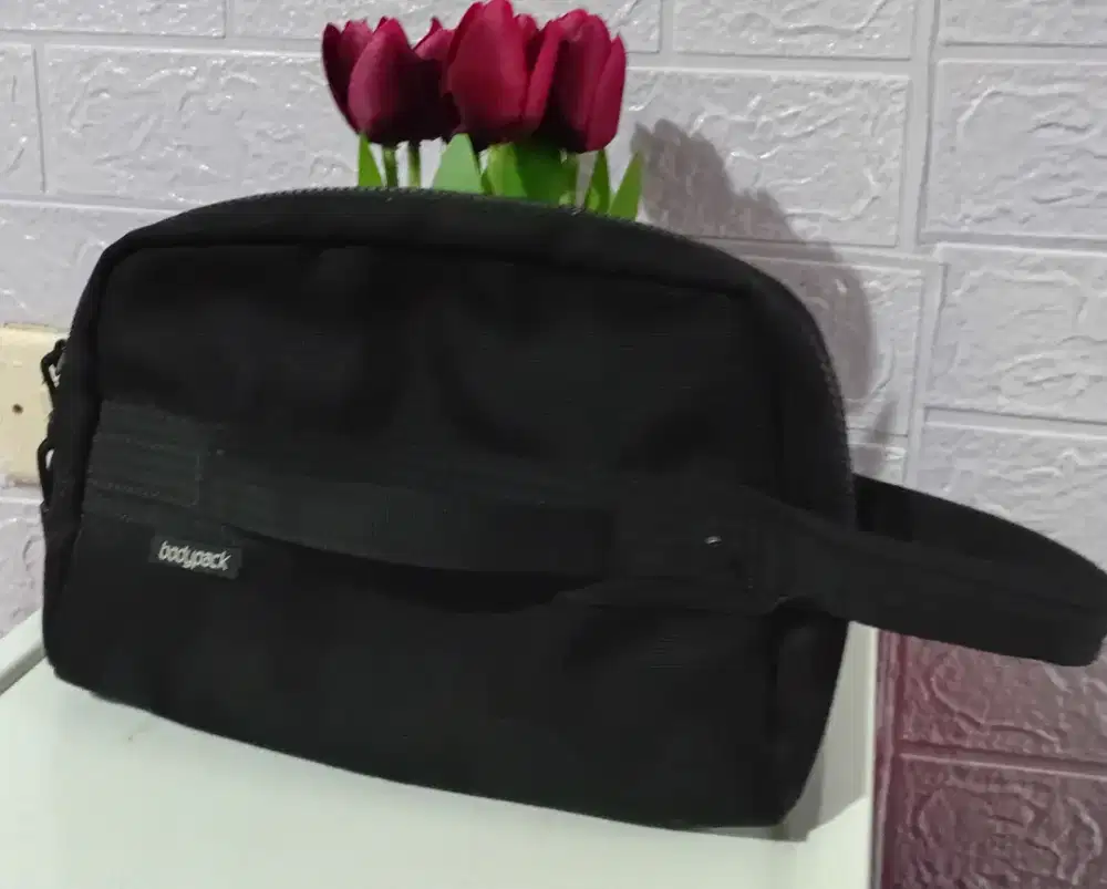 Hand bag pria merk body pack original