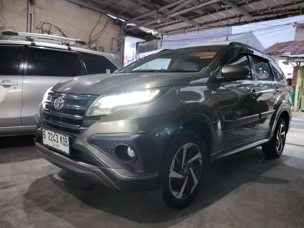 Toyota Rush S TRD manual 2019 masih gress