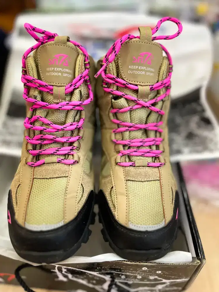 Sepatu SNTA outdoor