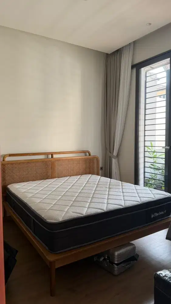 Tempat tidur dan kasur