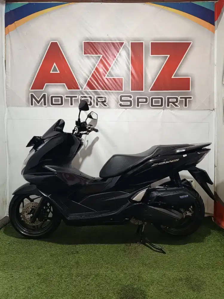 PCX 2024 hitam glosy gogle map Aziz Hana motor