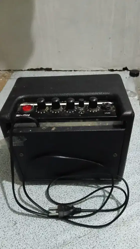 Amplifier Oranye nominus sama sekali
