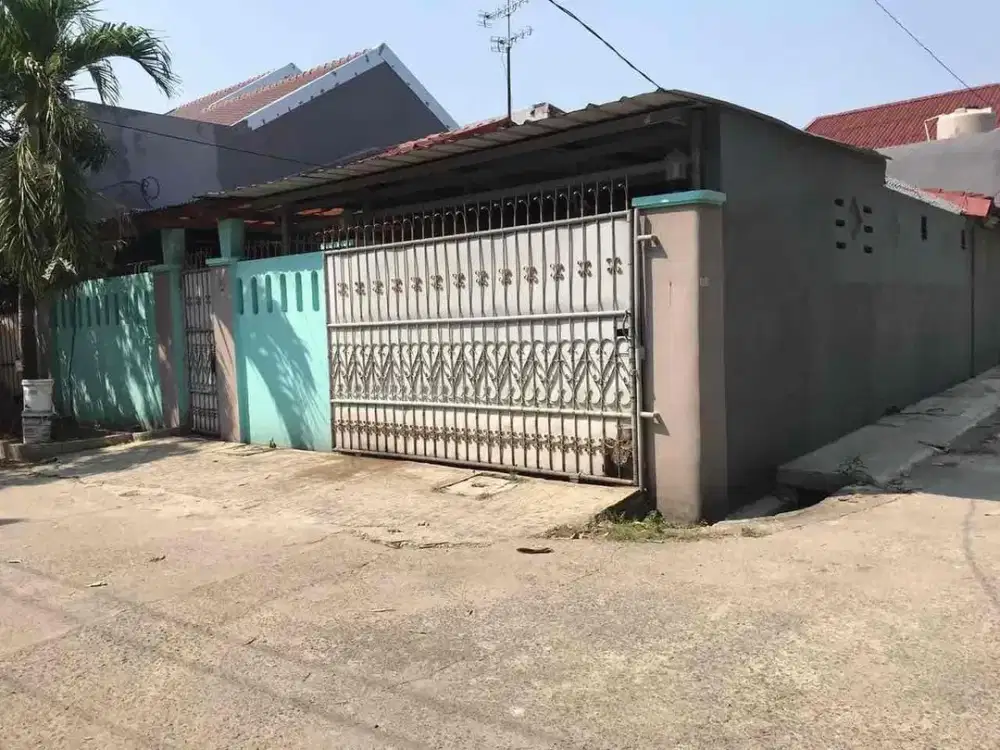 DIJUAL MURAH RUMAH DI POSISI HOEK Lokasi : Kota Harapan Indah Jl. Markisa Menghadap : Utara 
Luas tanah:  148 m2 
Luas bangunan: 110 m2

Kamar Tidur : 1 Kamar Utama + 1 Kamar Mandi dalam
1 Kamar tidur Anak 
1(Kamar ART / Gudang) 
1Kamar Mandi Luar 
 2 Gar