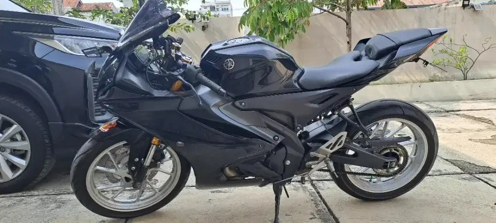 Dijual cepat R 15 V 4 tahun 2022