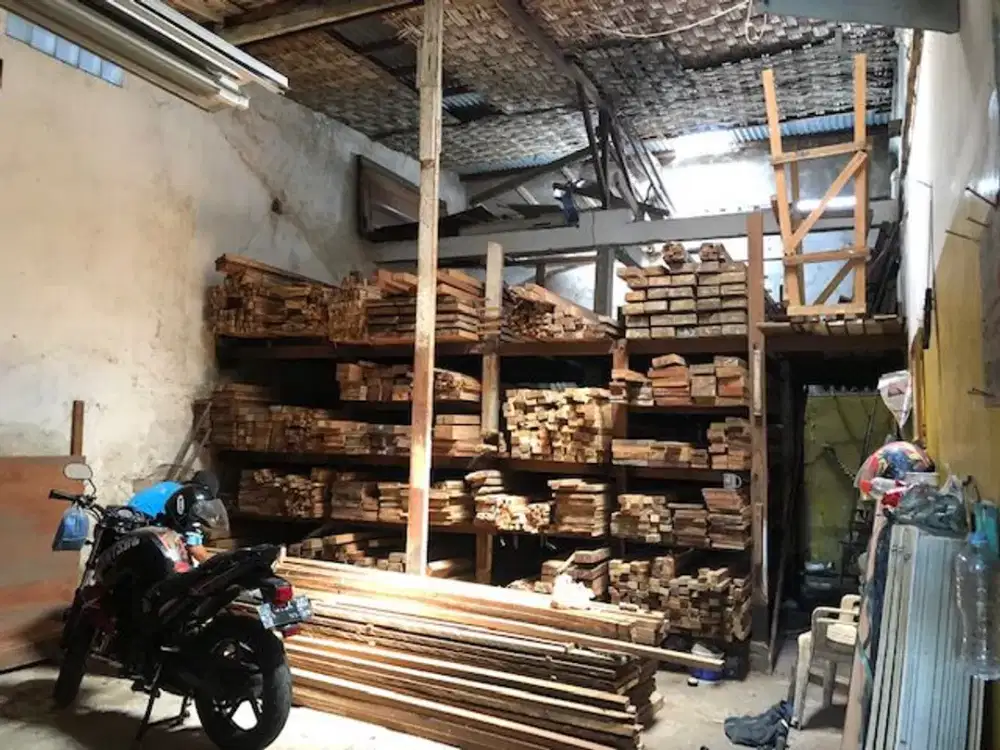 DIJUAL RUANG USAHA RAYA SEMOLOWARU - NOL JALAN RAYA