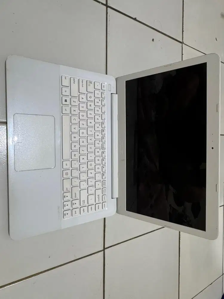 Laptop ASUS 14 inch Intel Celeron 4GB/500GB