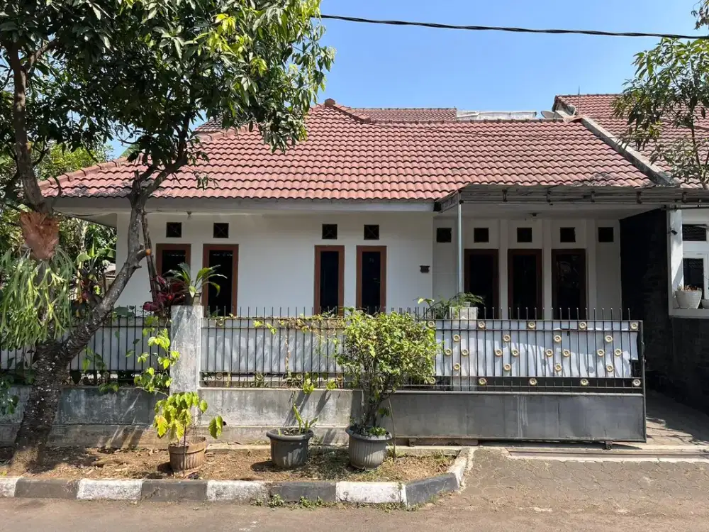 Turun Harga! Rumah SHM Terawat 257 m² di Antapani Bandung | 5 KT, Hook, Harga 2,3 M Nego